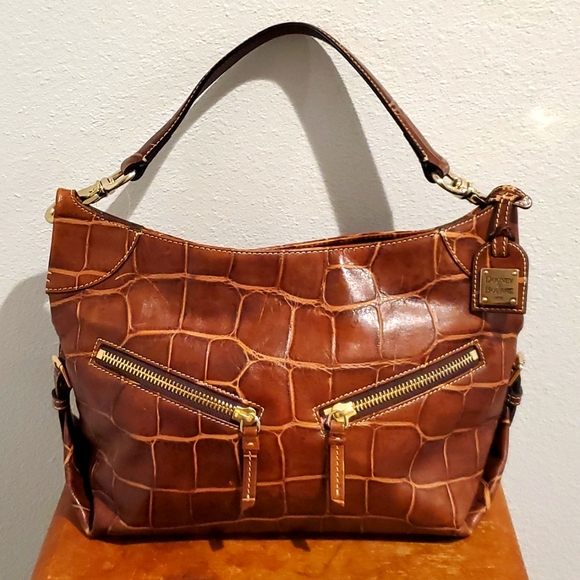 Dooney & Bourke leather purse. Must see - BENEFITS RESCUE DOGS= CLOSET CLOSING - Picture 1 of 16